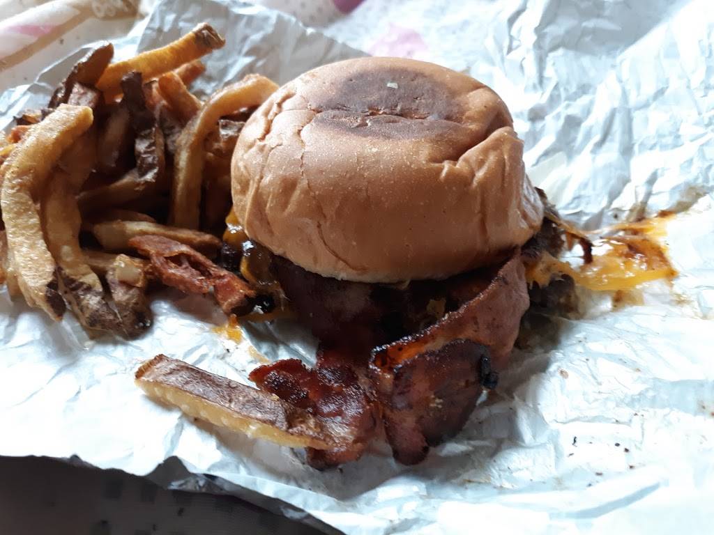 Wilson’s Dogs | restaurant | 1141 N Ashland Ave, Chicago, IL 60622, USA | 7737998373 OR +1 773-799-8373