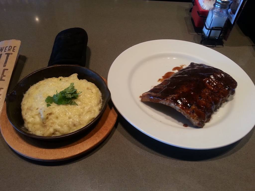 Chilis Grill & Bar | restaurant | 1700 Miles Rd SE, Albuquerque, NM 87106, USA | 5052471543 OR +1 505-247-1543