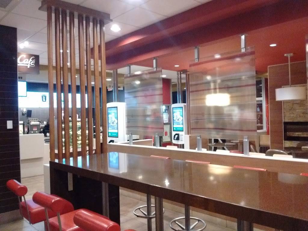 McDonalds | cafe | 235 Castle Oaks Crossing, Brampton, ON L6P 3X3, Canada | 9057949224 OR +1 905-794-9224