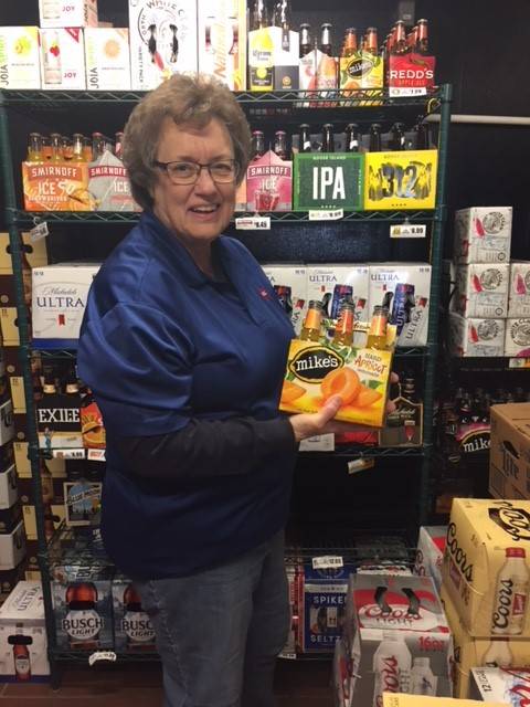 Hull Coop | restaurant | 1207 Black Forest Rd, Hull, IA 51239, USA | 7124391140 OR +1 712-439-1140