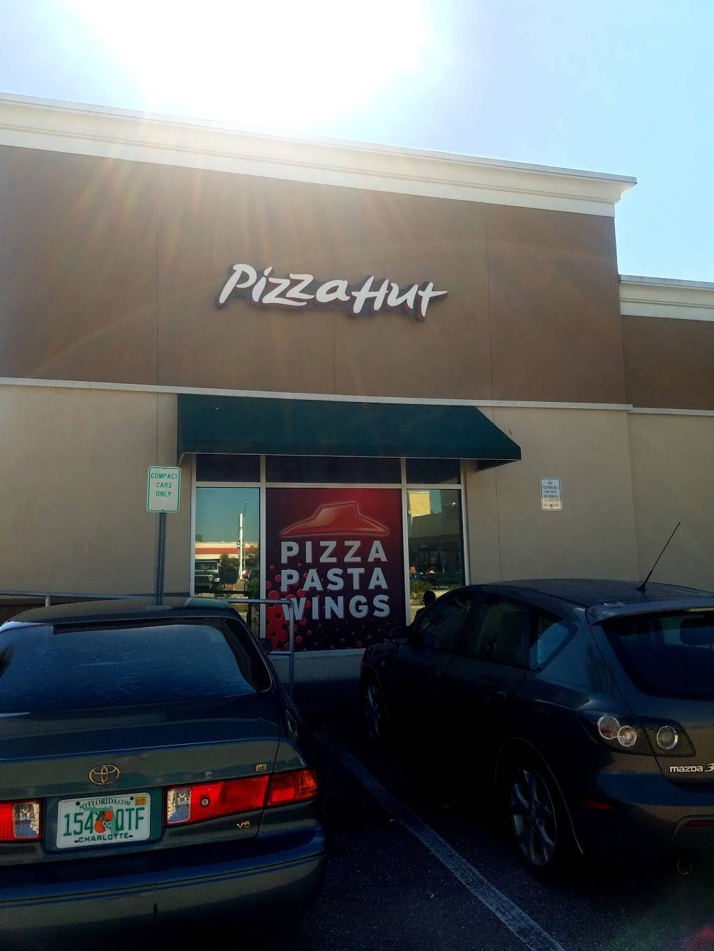 Pizza Hut | meal takeaway | 925 Kings Hwy Unit 3, Port Charlotte, FL 33980, USA | 9412359501 OR +1 941-235-9501