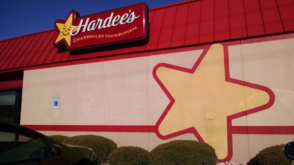 Hardees | restaurant | 108 N 4th St, Chillicothe, IL 61523, USA | 3092742747 OR +1 309-274-2747
