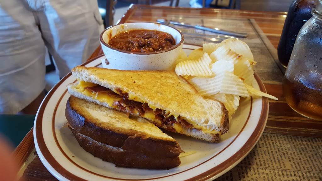 Marsh Landing Restaurant | restaurant | 44 N Broadway St, Fellsmere, FL 32948, USA | 7725718622 OR +1 772-571-8622