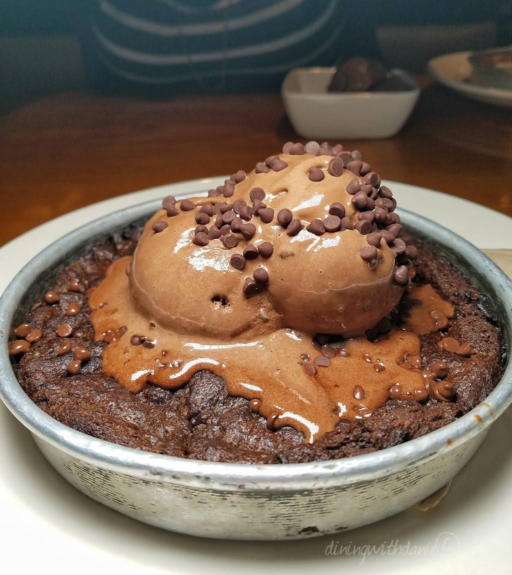 BJs Restaurant & Brewhouse | restaurant | 5500 Grossmont Blvd, La Mesa, CA 91942, USA | 6195897222 OR +1 619-589-7222