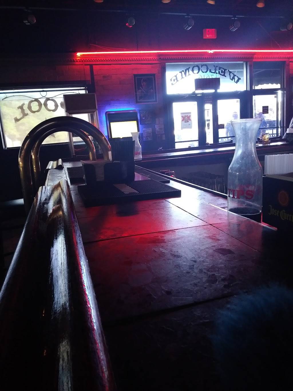 Fast Eddies Billiards | restaurant | 7616 Culebra Rd, San Antonio, TX 78251, USA | 2103905212 OR +1 210-390-5212