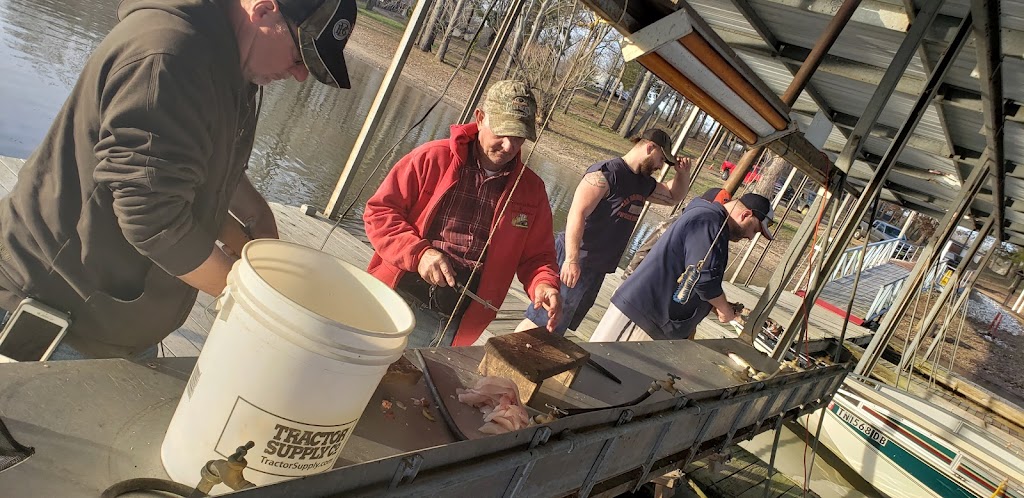 Sunset Bay Resort And Marina | restaurant | 60 Mansard Island Dr, Springville, TN 38256, USA | 7316425590 OR +1 731-642-5590