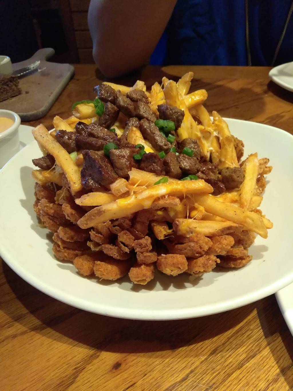 Outback Steakhouse | restaurant | 3210 Berlin Turnpike, Newington, CT 06111, USA | 8606660002 OR +1 860-666-0002