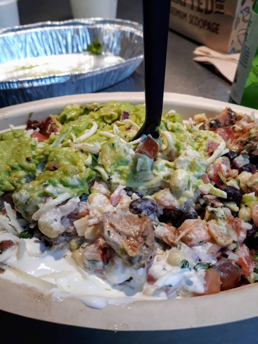 Chipotle Mexican Grill | restaurant | 200 South 6th St Ste 100, Minneapolis, MN 55402, USA | 6122520050 OR +1 612-252-0050