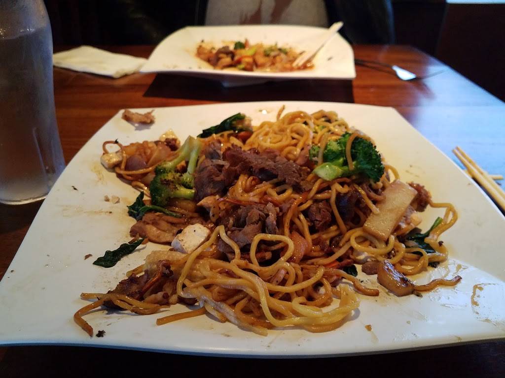 Hot Iron Mongolian Grill | restaurant | 15418 Main St, Mill Creek, WA 98012, USA | 4253579837 OR +1 425-357-9837