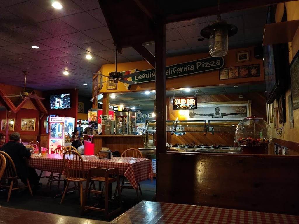 Straw Hat Pizza | restaurant | 1111 W Visalia Rd, Exeter, CA 93221, USA | 5595925111 OR +1 559-592-5111