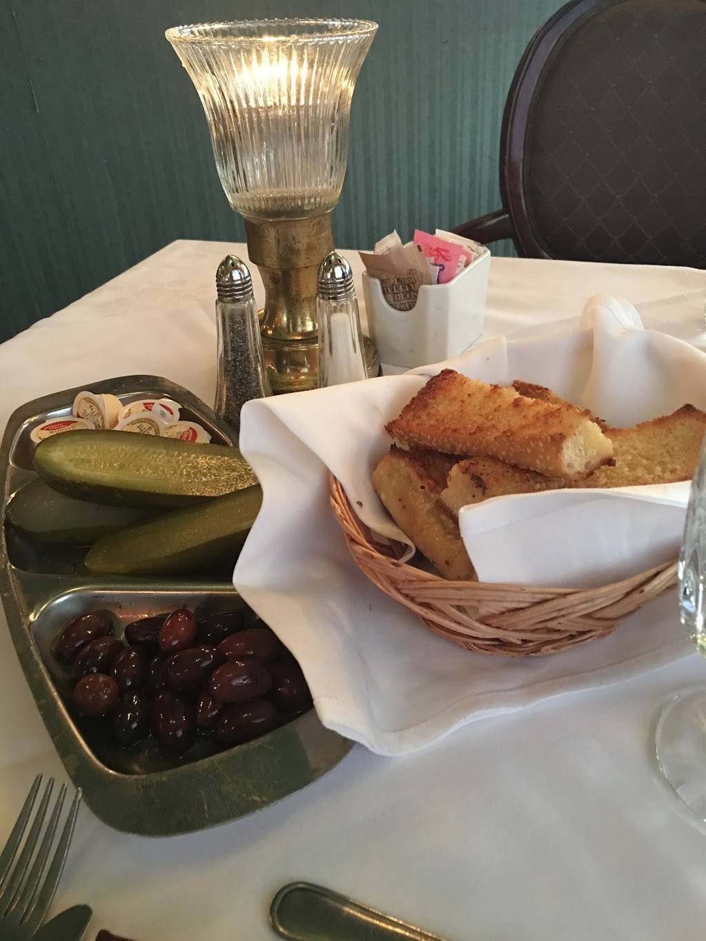 Aristotles Steak & Seafood House | restaurant | 6905 Millcreek Dr, Mississauga, ON L5N 6A3, Canada | 9058581770 OR +1 905-858-1770