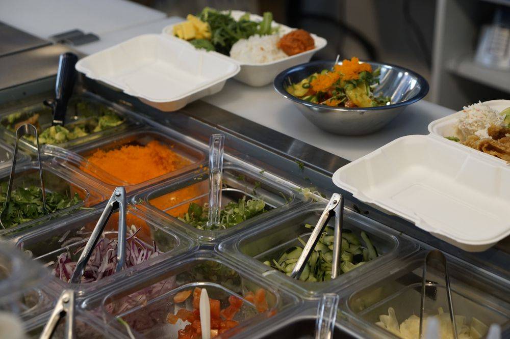 Point Break Poke and Grill | restaurant | 7217 Melrose Ave, Los Angeles, CA 90046, USA | 3237465777 OR +1 323-746-5777