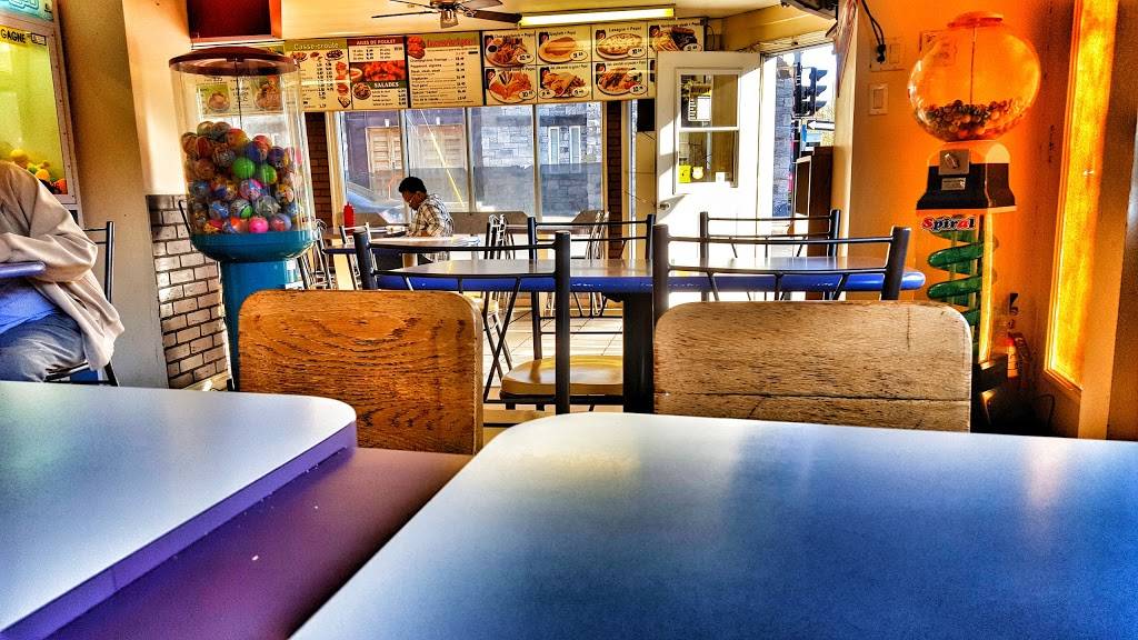 Pizza Center | restaurant | 1992 Rue Wellington, Montréal, QC H3K 1W6, Canada | 5149332933 OR +1 514-933-2933