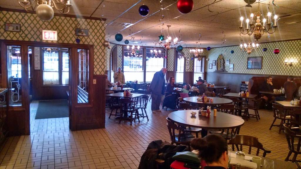 Country Kitchen | restaurant | 446 Central Ave, Highland Park, IL 60035, USA | 8474327500 OR +1 847-432-7500