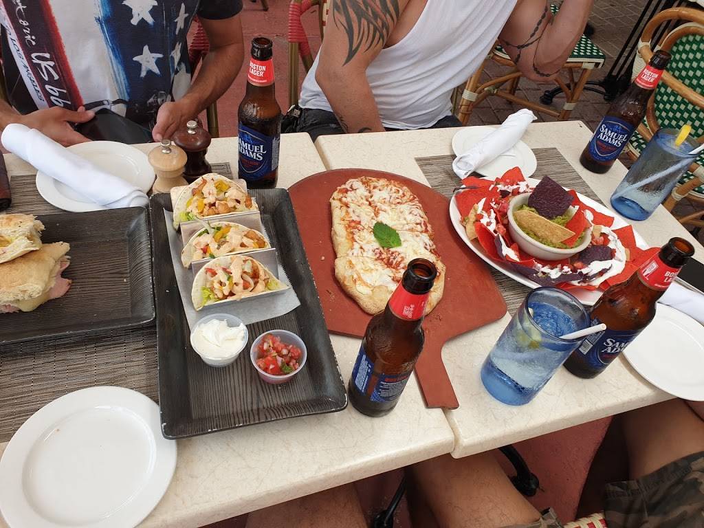 Colosseum Cafe | restaurant | 510 Ocean Dr, Miami Beach, FL 33139, USA | 3057638344 OR +1 305-763-8344