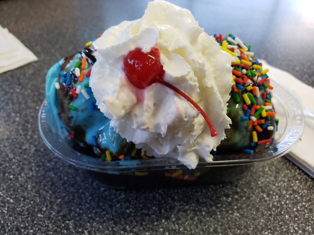 Braums Ice Cream & Burger Restaurant | restaurant | 2825 E 101st St, Tulsa, OK 74137, USA | 9182969120 OR +1 918-296-9120