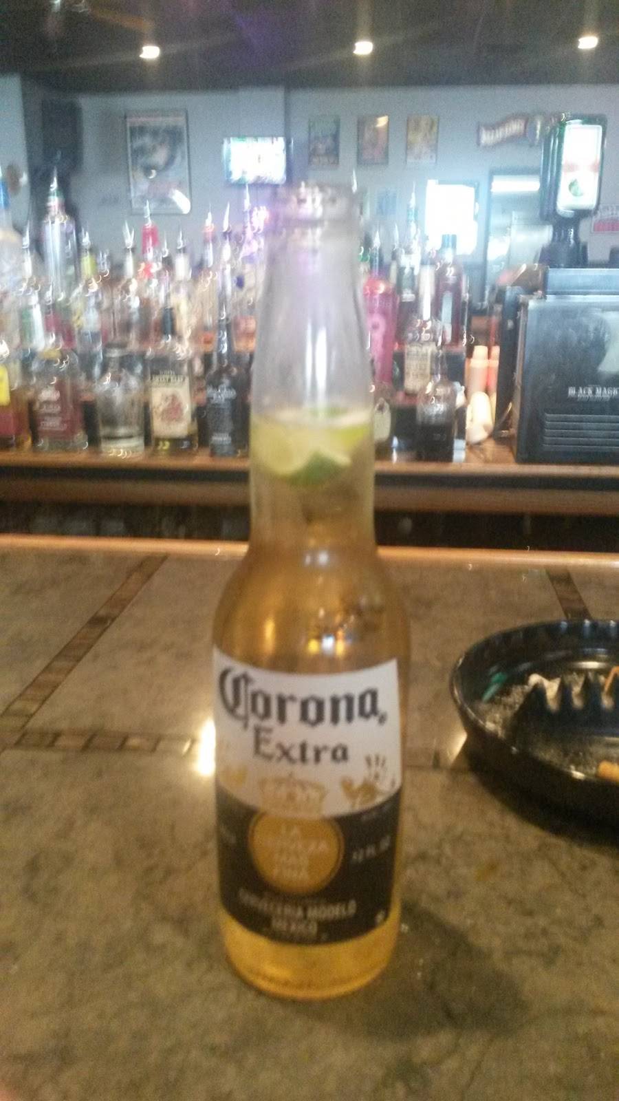 On the Rox | restaurant | 2402, 214 S Broadway St, Seymour, IN 47274, USA | 8125228359 OR +1 812-522-8359