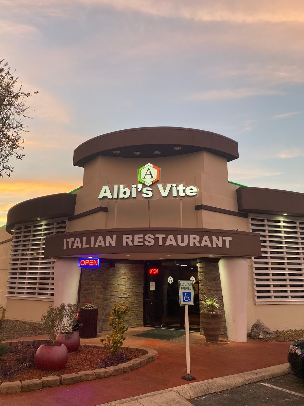Albis Vite Italian Kitchen | restaurant | 4979 Northwest Loop 410, San Antonio, TX 78229, USA | 2102551757 OR +1 210-255-1757