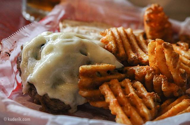 Dans Downtown Tavern | restaurant | 103 E Michigan Ave, Saline, MI 48176, USA | 7344293159 OR +1 734-429-3159