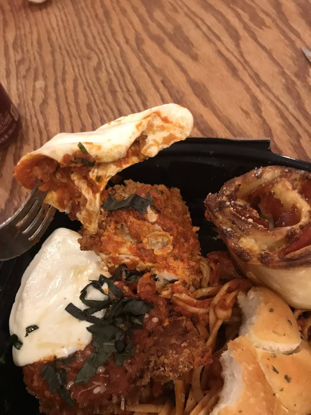 Hy-Vee Market Grille Altoona | restaurant | 108 8th St SW, Altoona, IA 50009, USA | 5159672804 OR +1 515-967-2804