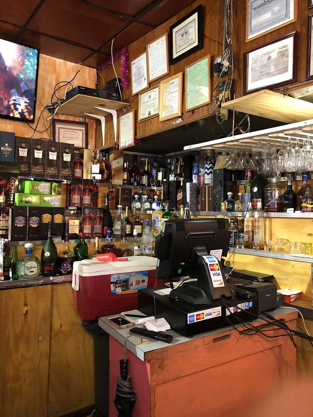 La Moneda | restaurant | 1690 Jerome Ave, Bronx, NY 10453, USA | 7189012787 OR +1 718-901-2787