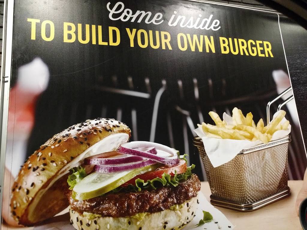 McDonalds | cafe | 475 Centre St N, Napanee, ON K7R 3S4, Canada | 6133549707 OR +1 613-354-9707