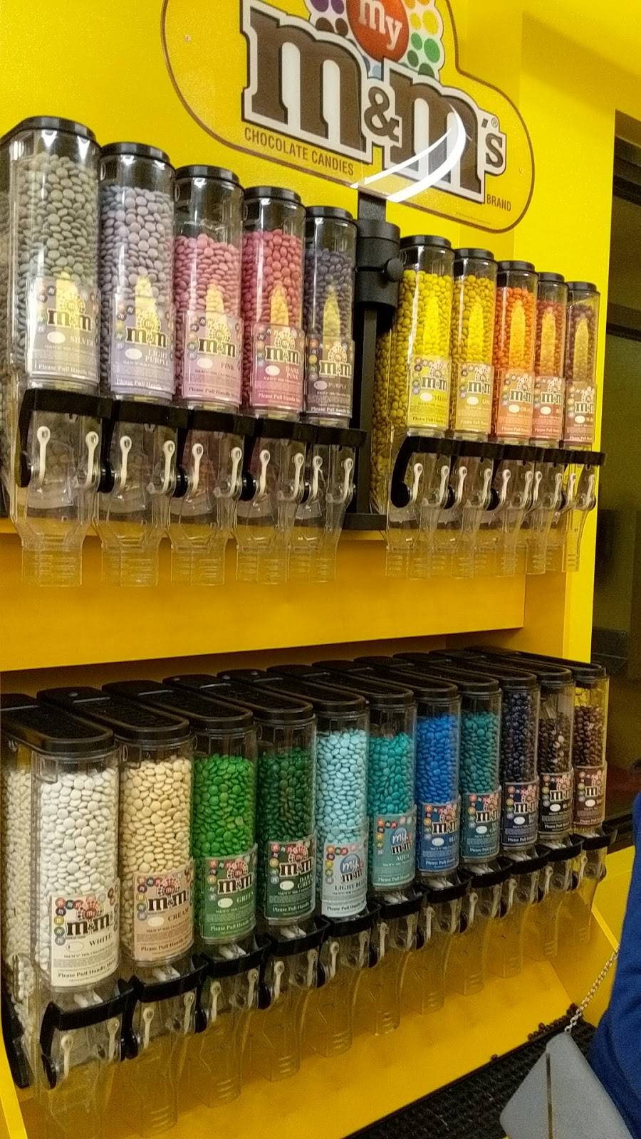 Euro Snack Inc | meal takeaway | 5001 Northstar Dr, Truckee, CA 96161, USA | 5305810600 OR +1 530-581-0600