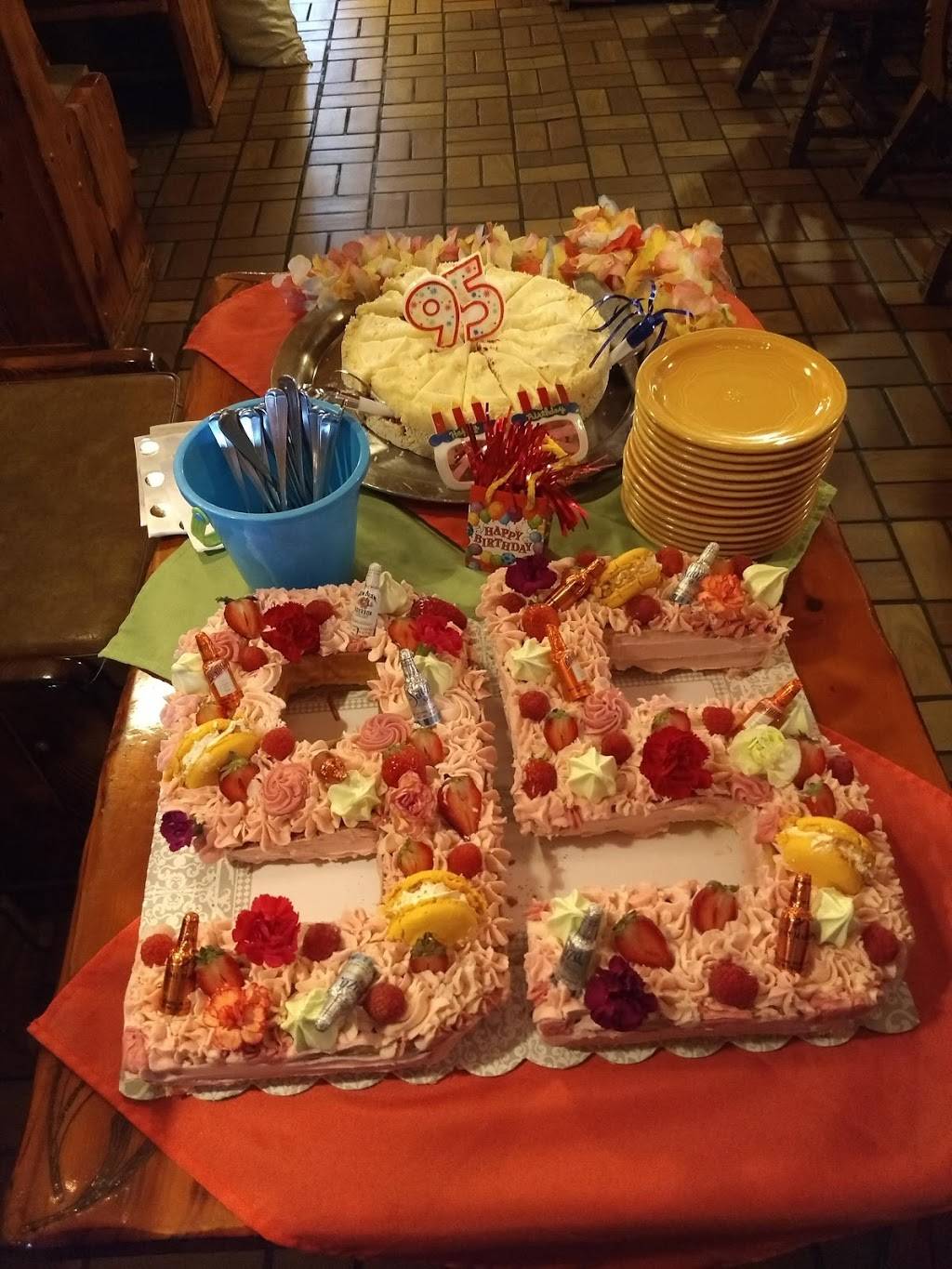 Captain Johns Restaurant | restaurant | 1424 Main St, Sylvan Beach, NY 13157, USA | 3157629949 OR +1 315-762-9949