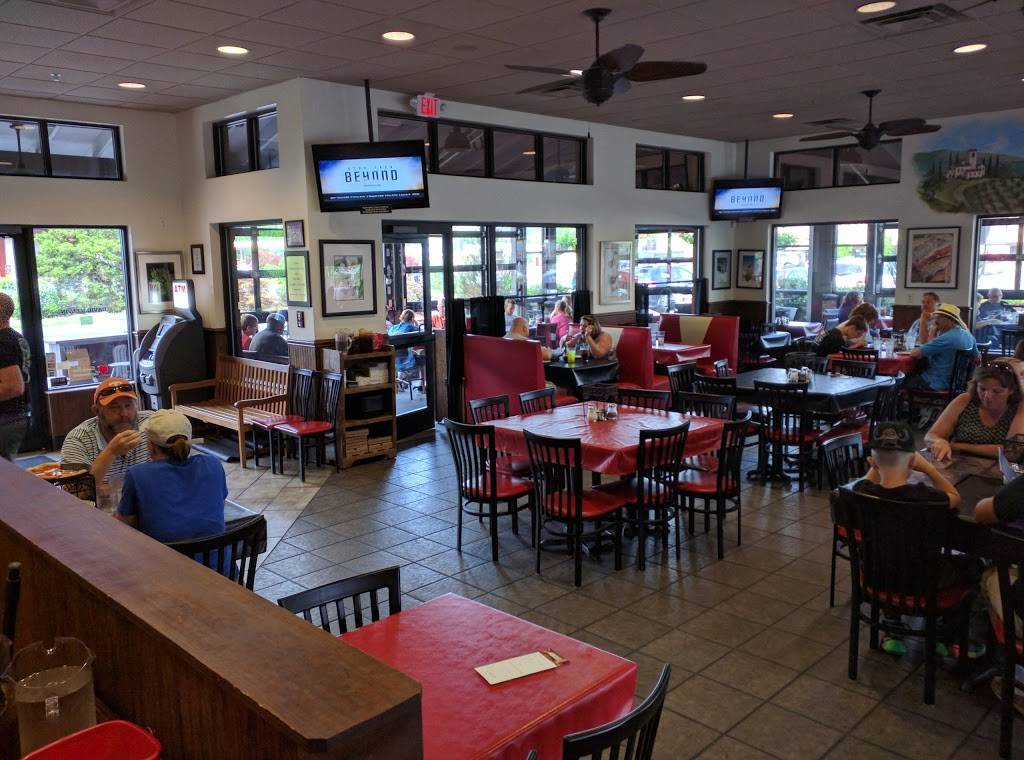 Big Daddys Pizzeria | restaurant | 1820 Parkway, Sevierville, TN 37862, USA | 8659081123 OR +1 865-908-1123