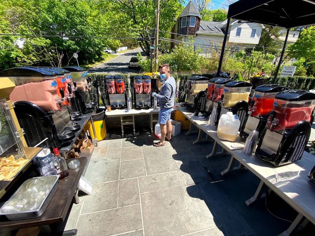 Coach Meeting House | restaurant | 160 Mill River Rd, Oyster Bay, NY 11771, USA | 5165889288 OR +1 516-588-9288