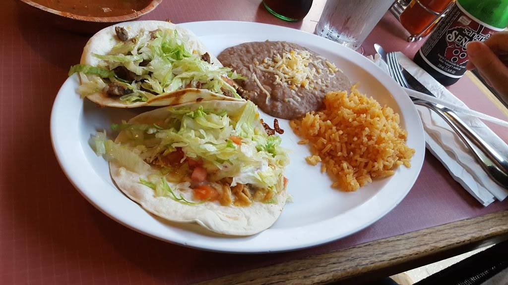 Papacitos Mexican Grille | restaurant | 2960 N Lincoln Ave, Chicago, IL 60657, USA | 7733275240 OR +1 773-327-5240