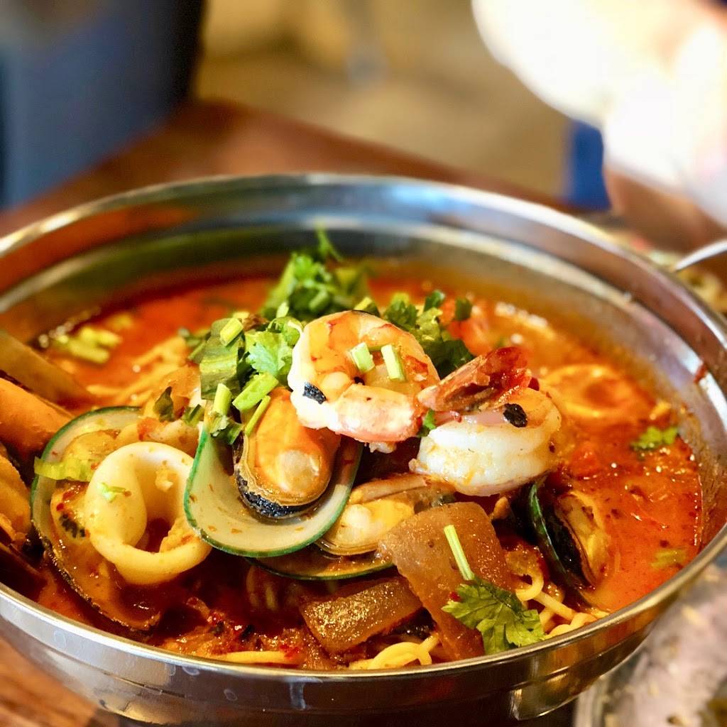 EAT BKK Thai Kitchen & Bar (Steeles) | restaurant | 6307 Yonge St, North York, ON M2M 3X7, Canada | 6473509336 OR +1 647-350-9336