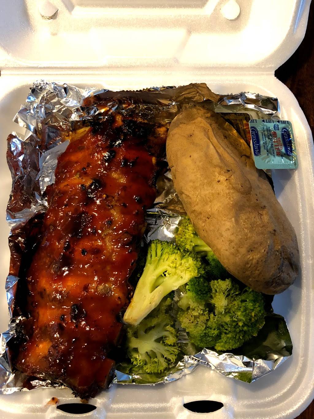 Razorbacks Raw Bar & Grill | restaurant | 826 Dulaney Valley Rd, Towson, MD 21204, USA | 4108219550 OR +1 410-821-9550