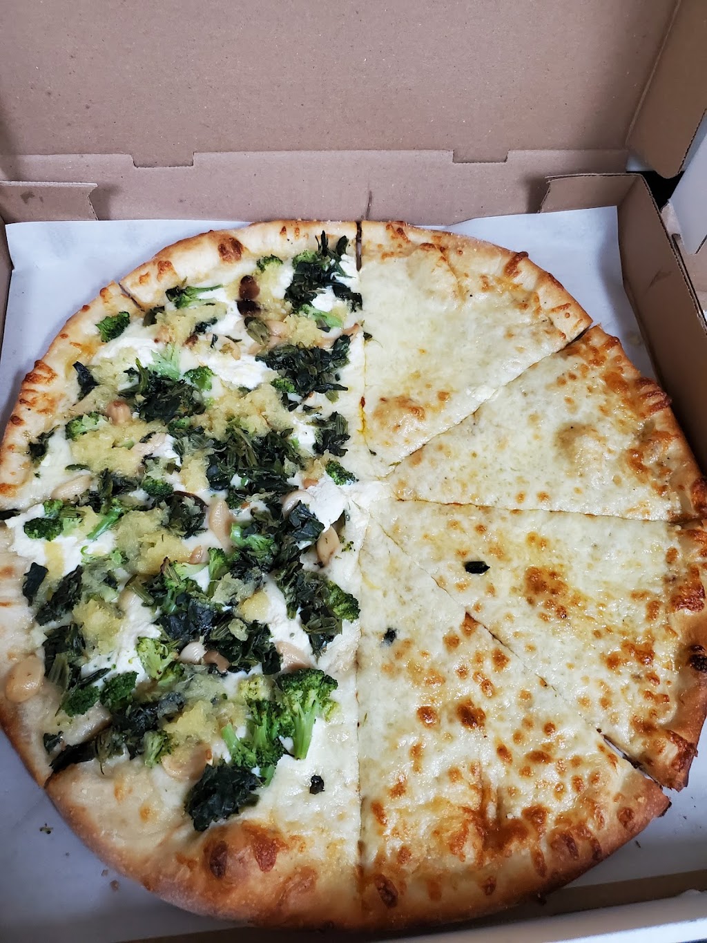 The Original Sepe’s Pizza | restaurant | 1801 Pine Ave, Niagara Falls, NY 14301, USA | 7162857373 OR +1 716-285-7373