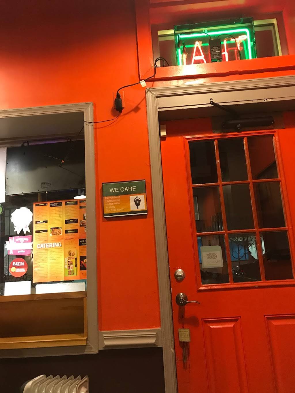 Aroy Thai Restaurant | restaurant | 4511 College Ave, College Park, MD 20740, USA | 3018645550 OR +1 301-864-5550