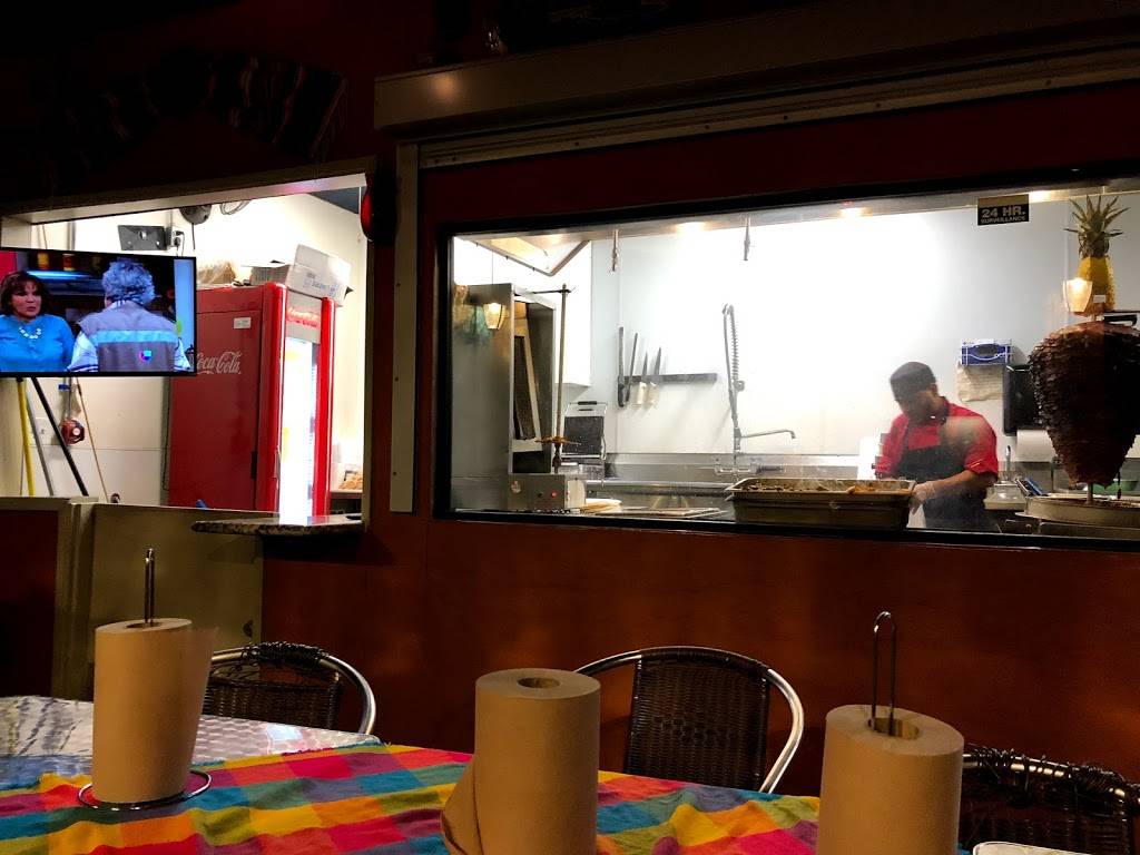 Cheles Tacos Grill | restaurant | 521 S A St, Madera, CA 93638, USA | 5593954169 OR +1 559-395-4169