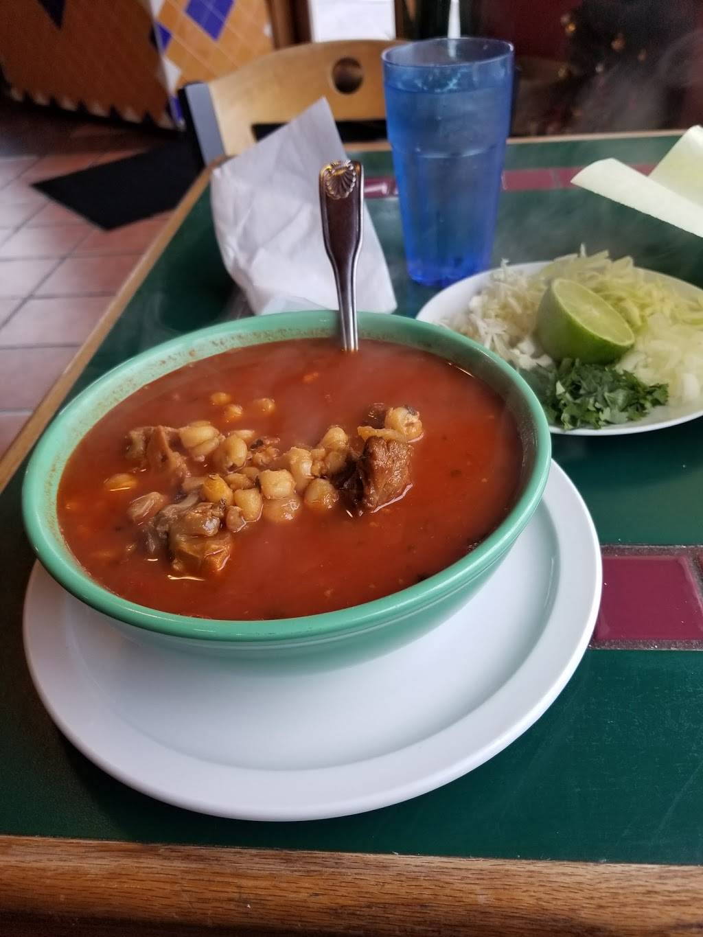 Tacos y Mariscos El Tiburon | restaurant | 1622 SW Roxbury St, Seattle, WA 98106, USA | 2065960827 OR +1 206-596-0827