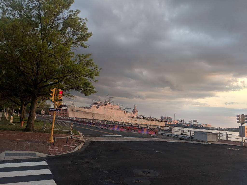 Bar Amis | restaurant | 4503 S Broad St, Philadelphia, PA 19112, USA | 2152823184 OR +1 215-282-3184