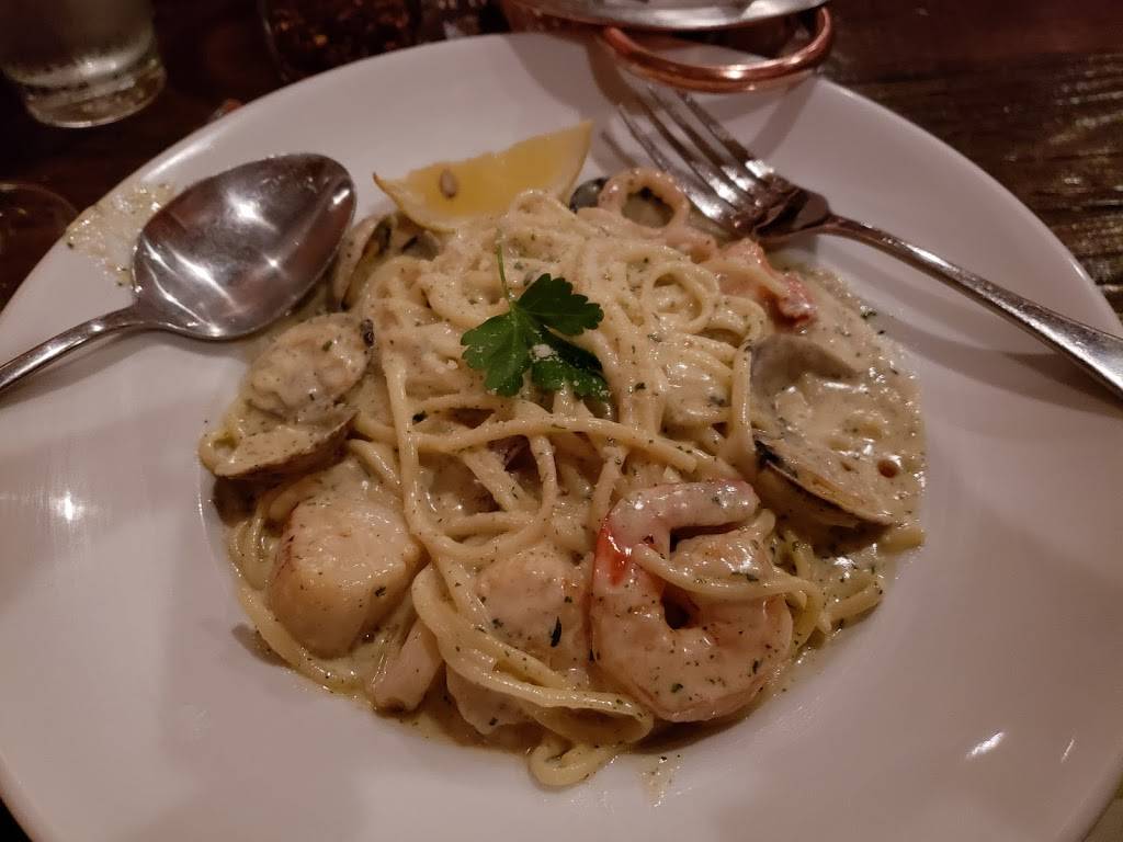 Basilicos Pasta e Vino | restaurant | 21501 Brookhurst St, Huntington Beach, CA 92646, USA | 7149637980 OR +1 714-963-7980