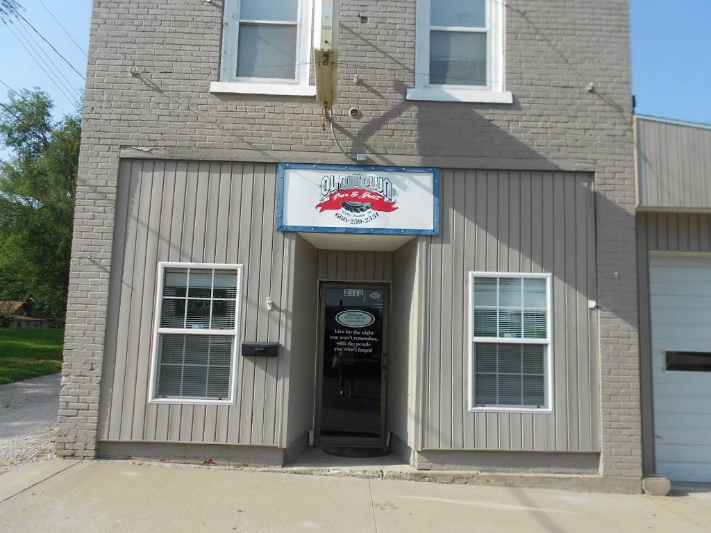 Old Town Bar & Grill, LLC | restaurant | 2312 South St, Lexington, MO 64067, USA | 6602592551 OR +1 660-259-2551