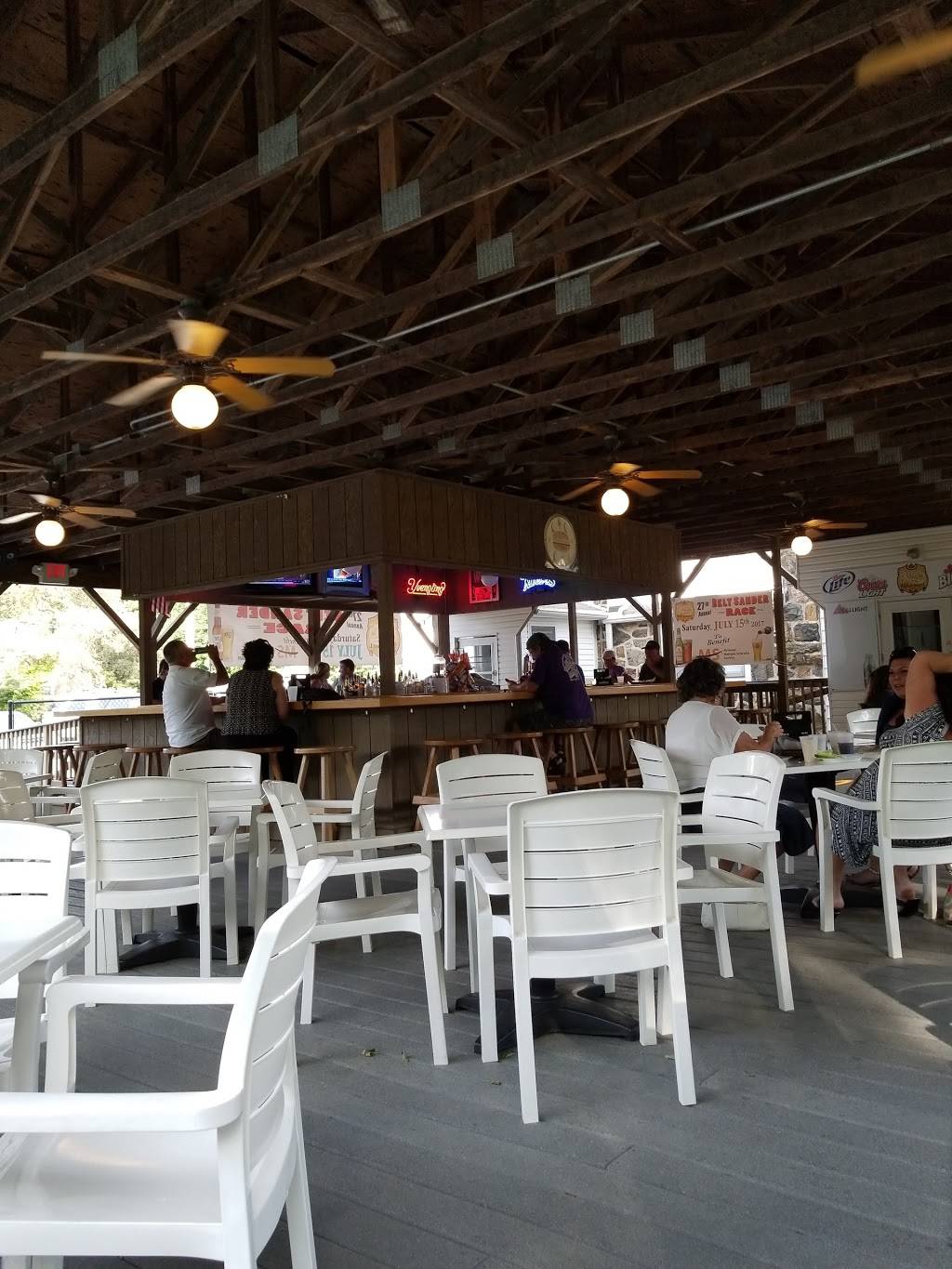 Berties Inn | restaurant | 160 Old Friedensburg Rd, Reading, PA 19606, USA | 6107795797 OR +1 610-779-5797