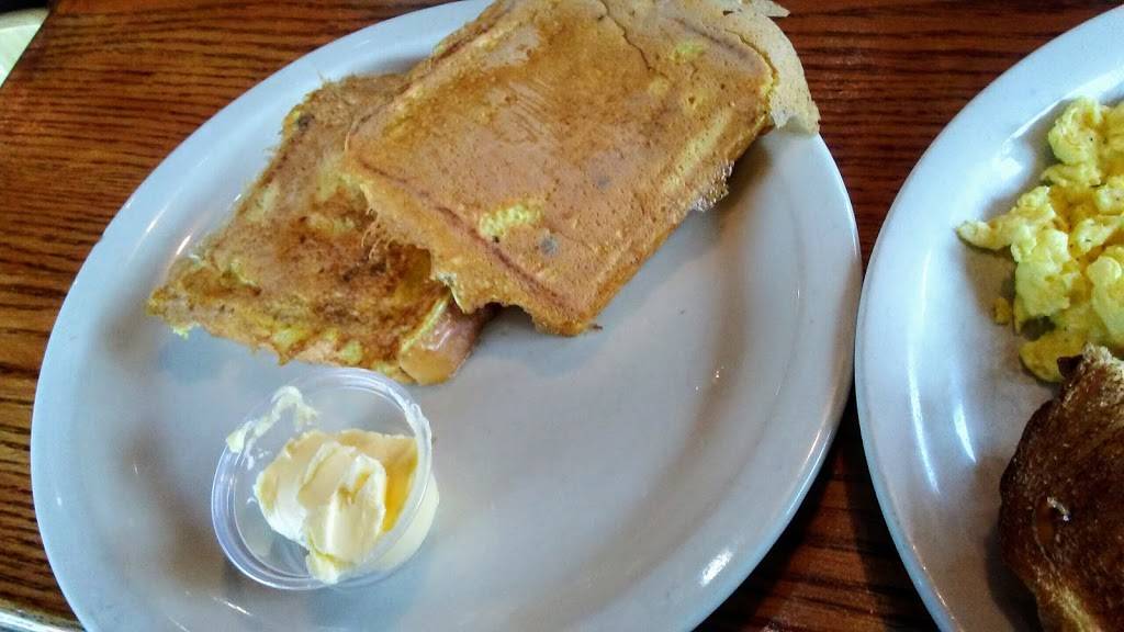 The Beachcliff Diner | restaurant | 2405 W Erie Ave, Lorain, OH 44053, USA | 4402442030 OR +1 440-244-2030