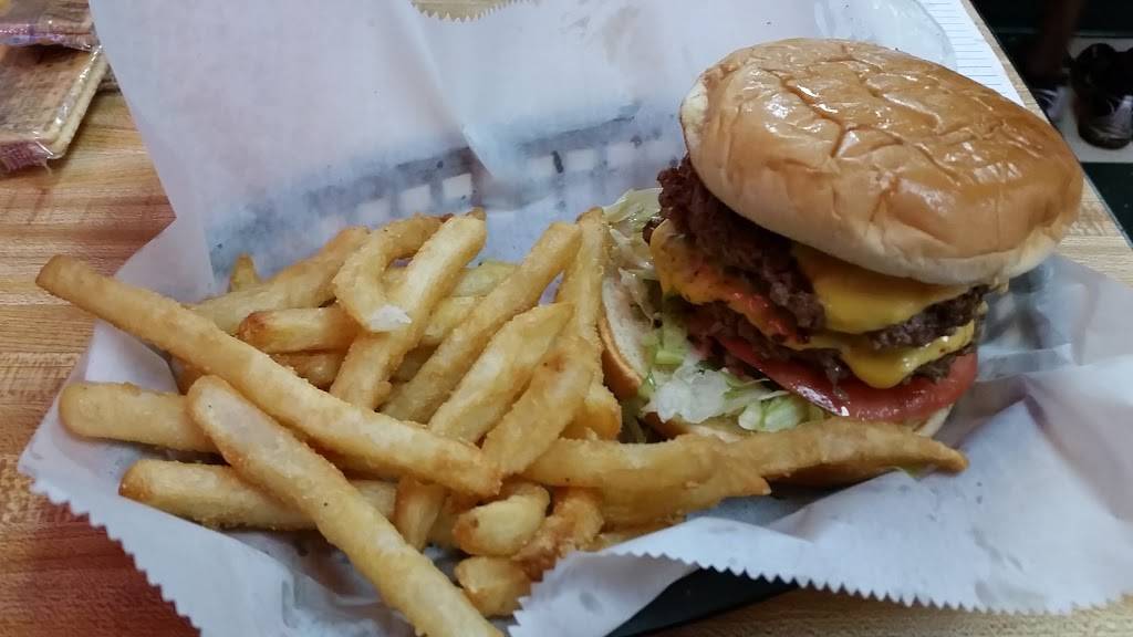 Arnolds Famous Homemade Hamburgers | restaurant | 184 Civic Center Blvd, Anderson, SC 29625, USA | 8642262173 OR +1 864-226-2173