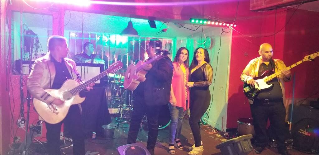 El Baron Rojo | restaurant | 12803 Ambaum Blvd SW, Burien, WA 98146, USA | 2062292932 OR +1 206-229-2932