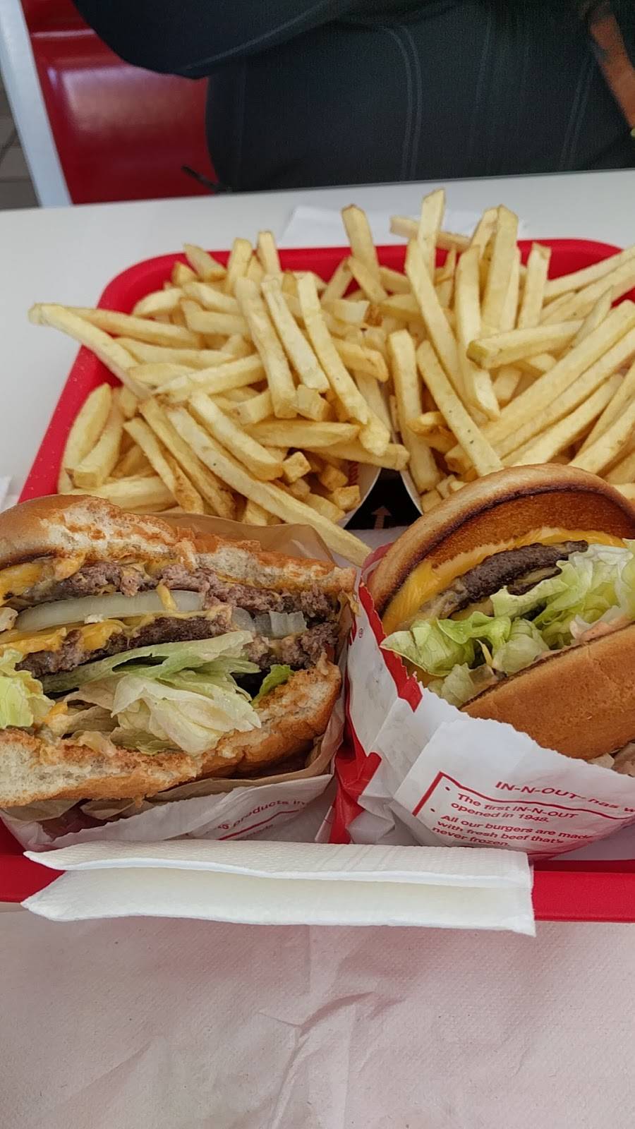 In-N-Out Burger | restaurant | 8215 S Virginia St, Reno, NV 89511, USA | 8007861000 OR +1 800-786-1000