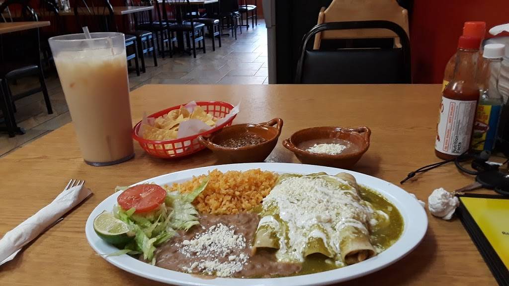 La Pupusa Loca | restaurant | 651 I St, Los Banos, CA 93635, USA | 2097109051 OR +1 209-710-9051