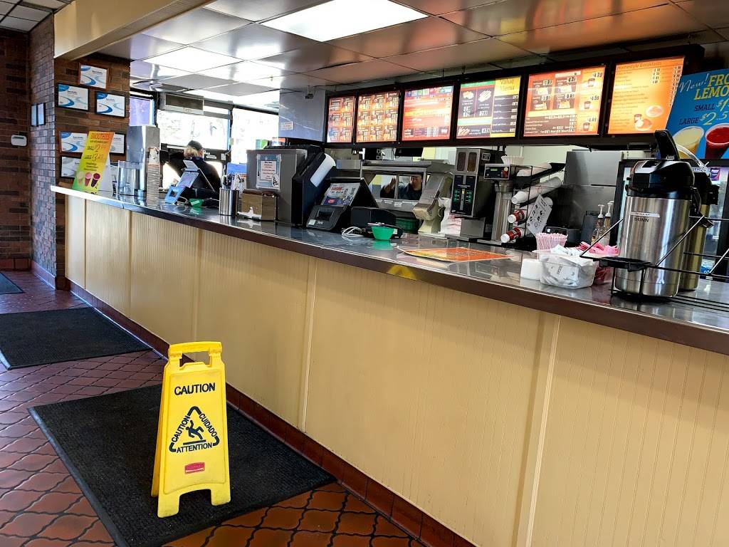 Mr Quick Drive-In | restaurant | 650 Whitehall Rd, Muskegon, MI 49445, USA | 2317444592 OR +1 231-744-4592