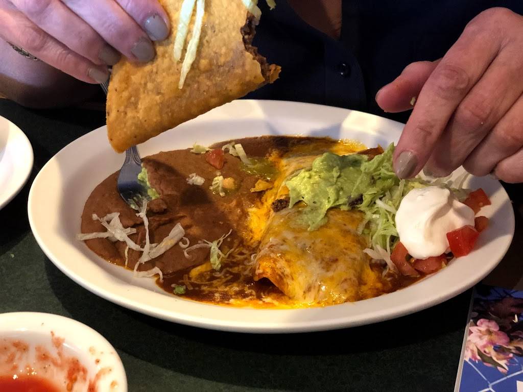 Las Caras Mexican Grill | restaurant | 3333 S Tamarac Dr # T, Denver, CO 80231, USA | 3037523753 OR +1 303-752-3753