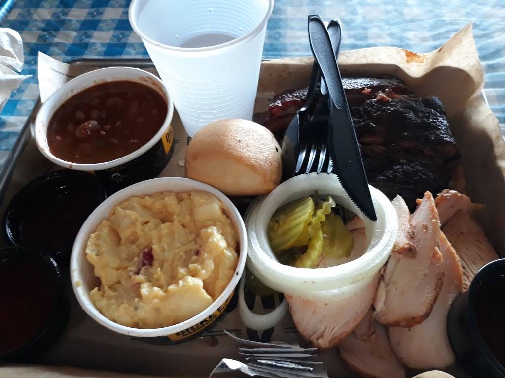Dickeys Barbecue Pit | restaurant | 15338 Harlan Rd, Lathrop, CA 95330, USA | 2096241612 OR +1 209-624-1612