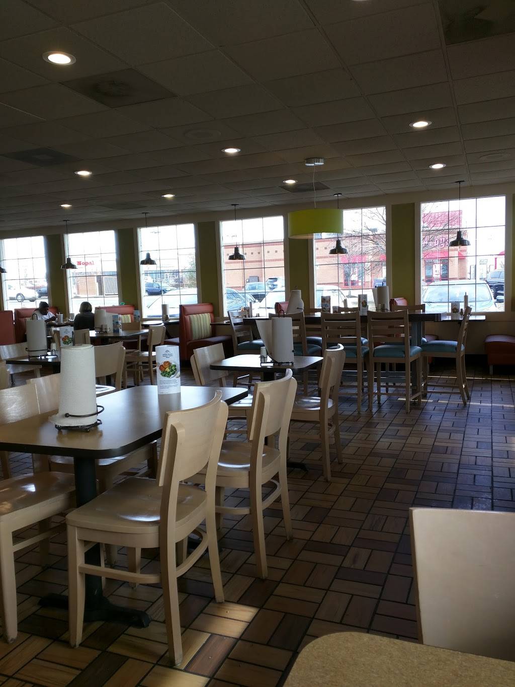 Captain Ds | restaurant | 12929 Shelbyville Rd, Louisville, KY 40243, USA | 5022542000 OR +1 502-254-2000